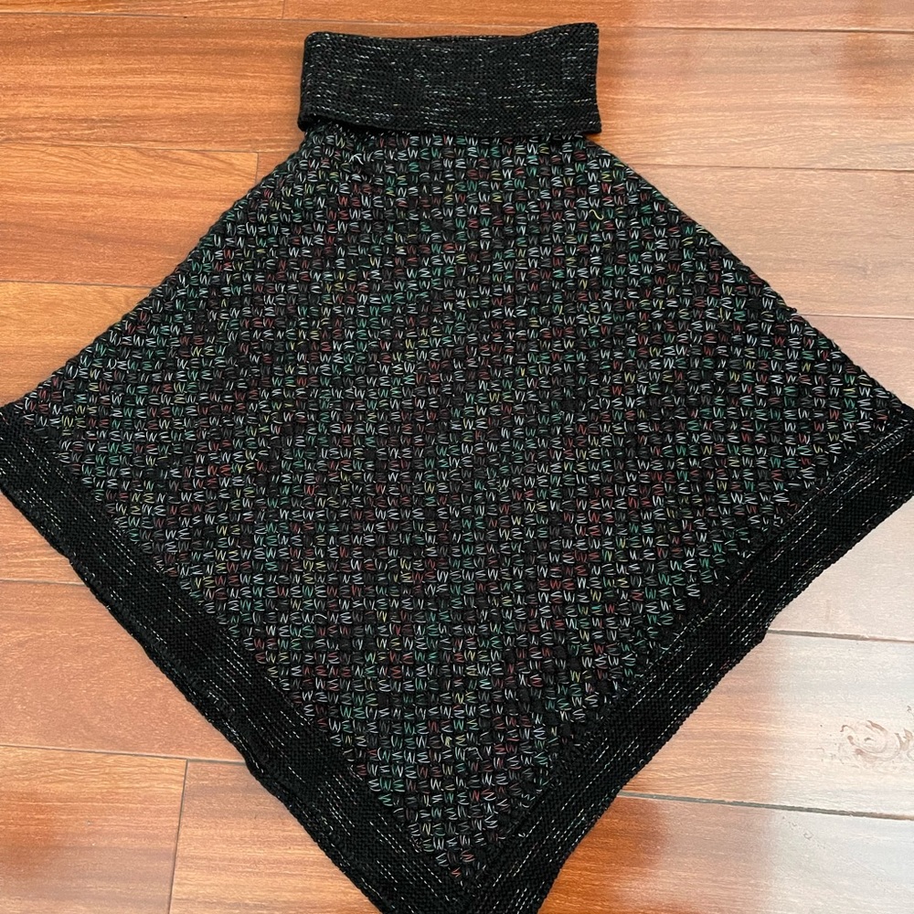 Steve Madden Top poncho sweater